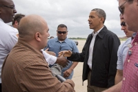 Obama visits tornado-ravaged Oklahoma